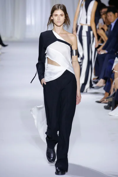 Look 38
